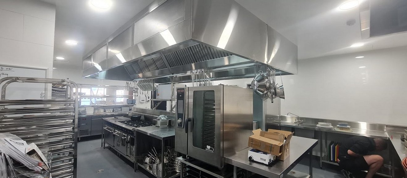 Kitchen stove ventilation hood